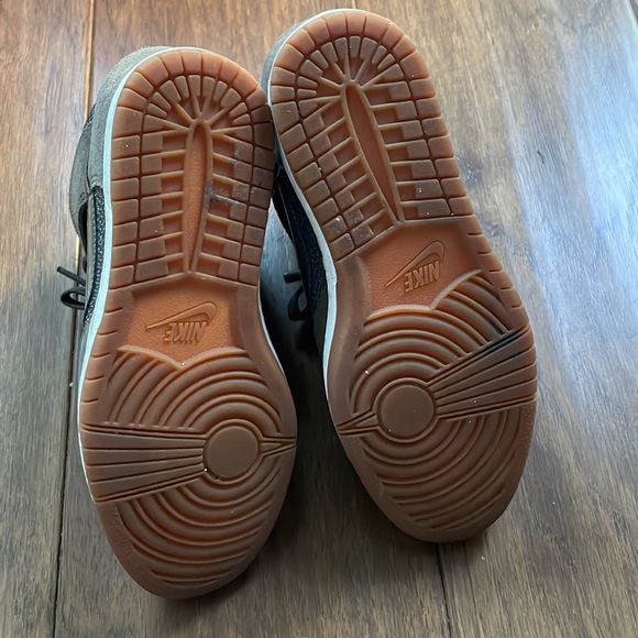 Nike Women’s Dunk Sky Hi Mesh Shoes - Picture 7 of 11